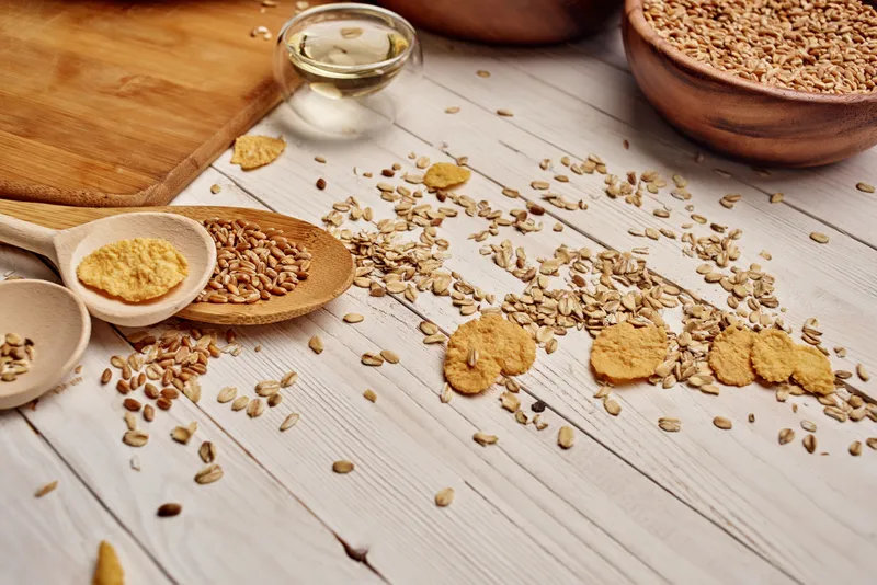 Ингредиенты для здорового завтрака на кухне, вид сверху
