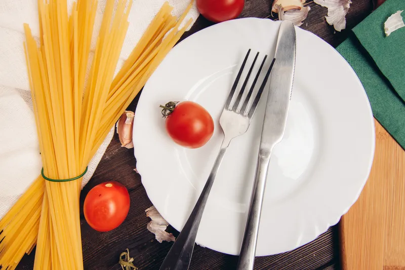 Паста, итальянские спагетти, продукты, ингредиенты, чеснок