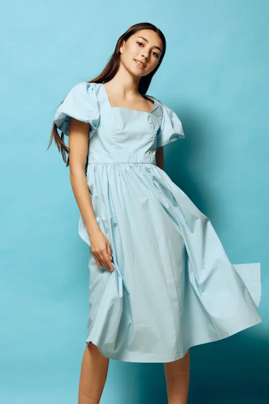 Женщина, солнечные очки, модель, человек, Vogue, одежда, стиль, красивая, лето, молодая, пастельный, студия, мода, женский пол, платье, изолированная, улыбка, модная, счастливая, стильная, синий