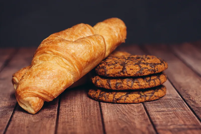 Печенье, чашка кофе, завтрак, поедание сладостей