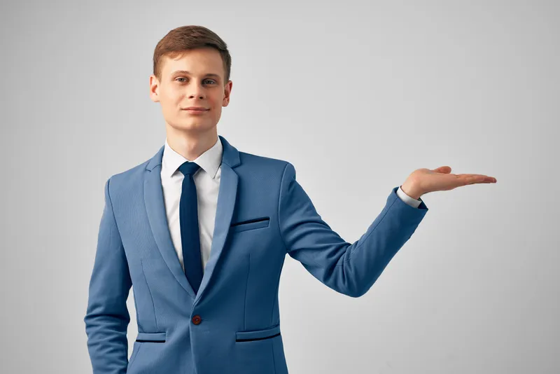 Бизнесмен в костюме, успех, официальная офисная работа