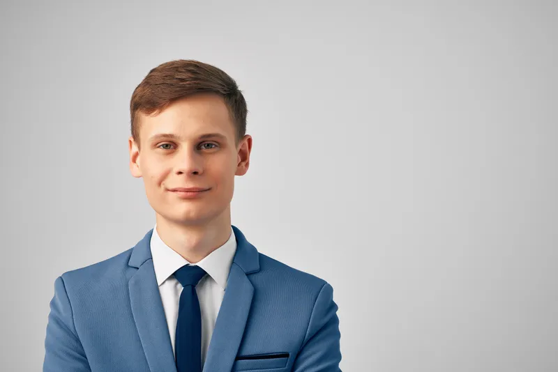 Деловой мужчина в костюме, уверенный руководитель, профессионал