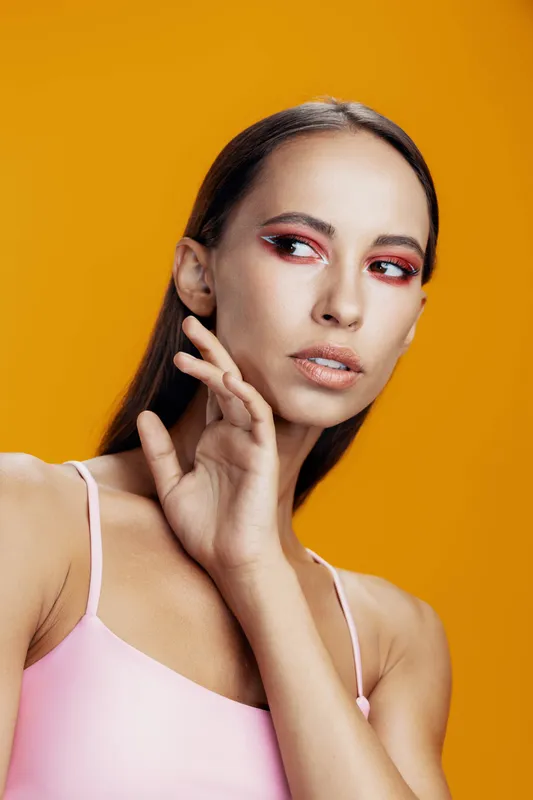 Женщина, косметика, улыбка, кожа, pretty, мода, волосы, девушка, прическа, цвет, модель, копия, портрет, глаз, макияж, красота, пространство, жёлтый, крупный план, фон, макияж, лицо, красивая…