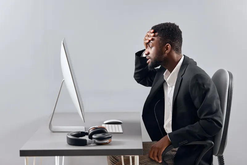 Мужчина, конференция, ноутбук, интернет, компьютер, предприниматель, афроамериканец, в наушниках