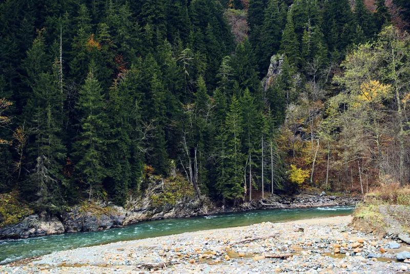 Горы, река, осенний пейзаж, путешествия, красота