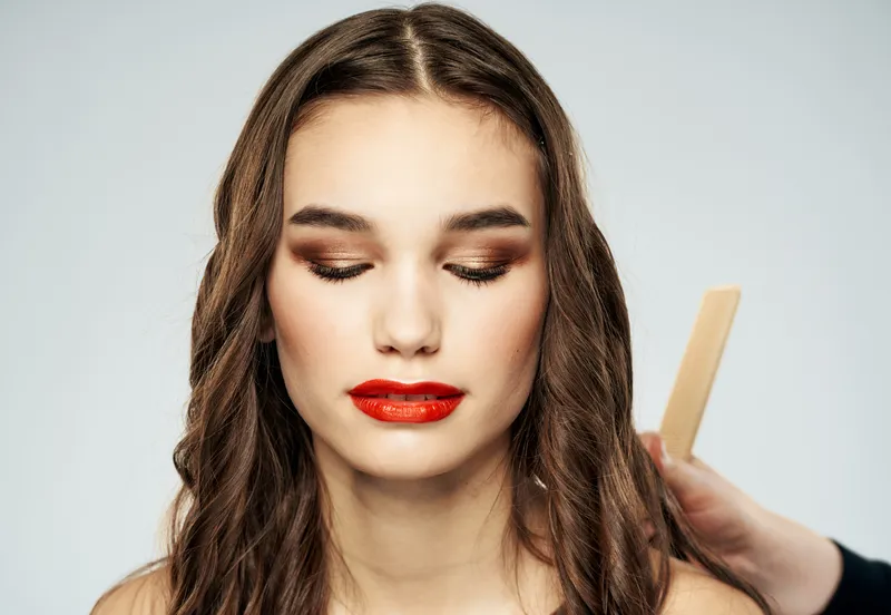 Пин-ап модель, парикмахер, уход за волосами, макияж