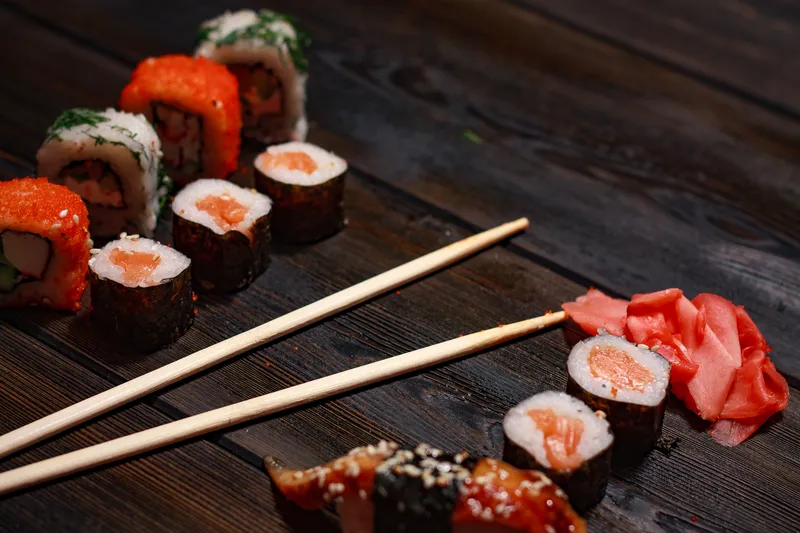 Палочки для суши, роллы, закуска, деликатес