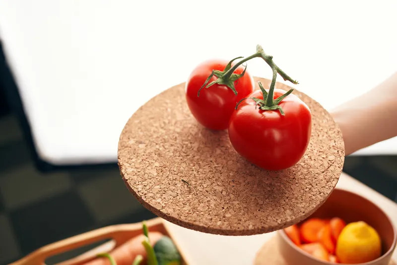 Помидоры на овощной ветке, кулинария, органические продукты