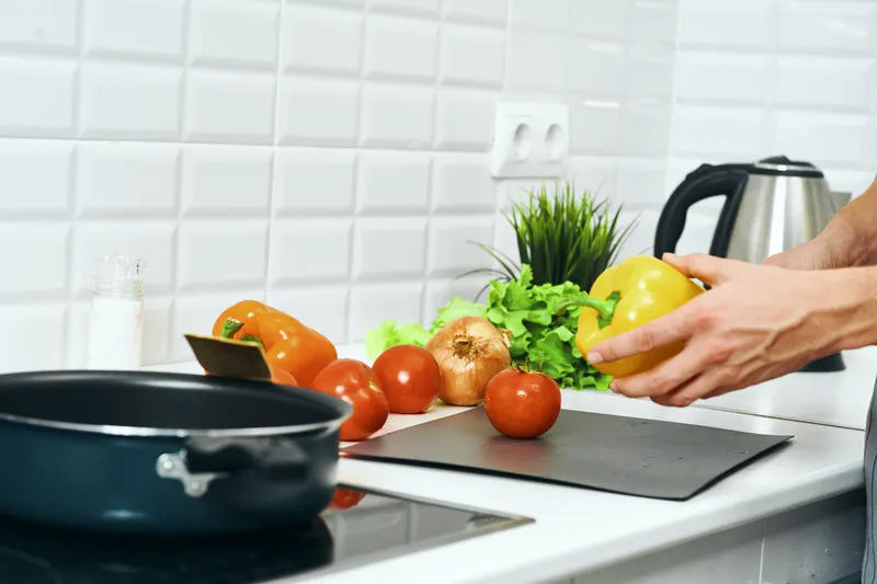 Кухня, приготовление еды по рецепту, здоровая пища, ресторан