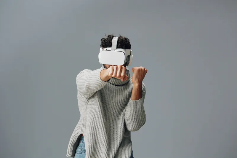 Человек, женщина, VR, женский пол, виртуальный, гаджет, симулятор, устройство, гарнитура, развлечения, цифровой, футуристический, технология, инновация, очки, игра, реальность, технология