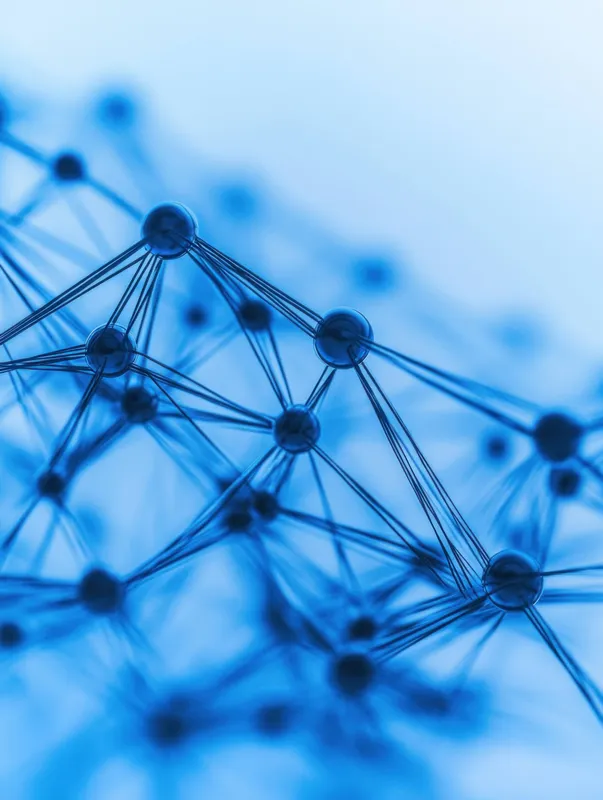 Это абстрактное изображение голубой молекулярной структуры демонстрирует взаимосвязанные линии и узлы, подчёркивая технологии, науку и инновации в цифровом ландшафте
