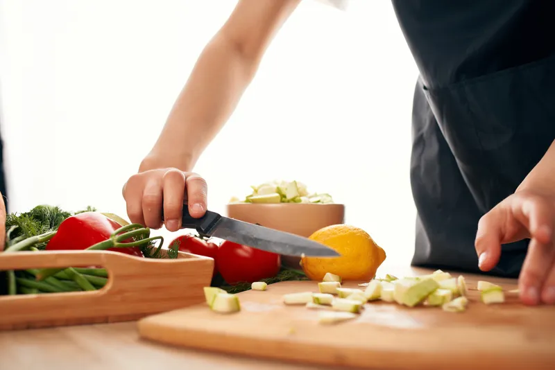 Салат из овощей, свежие продукты, кухня, крупный план