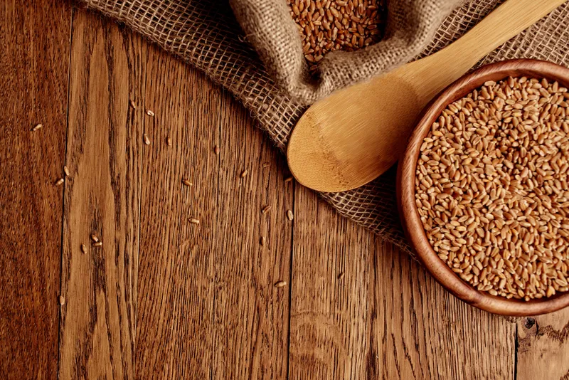 Крупы в мешке, натуральные продукты, вид сверху