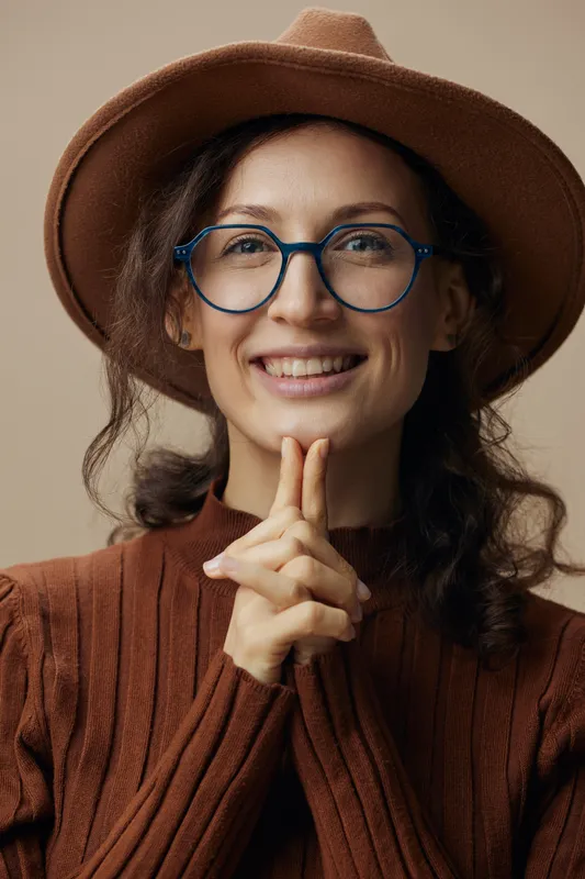 Предложение модной коллекции очков