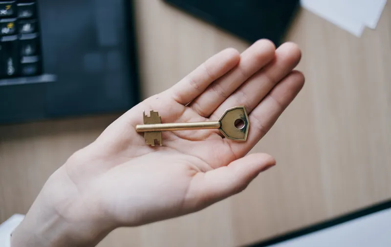 Ключи в руках после продажи квартиры или бизнеса