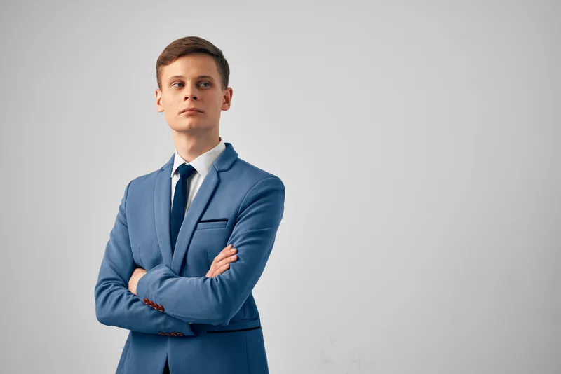 Деловой мужчина в костюме, профессиональный офис, успешный менеджер
