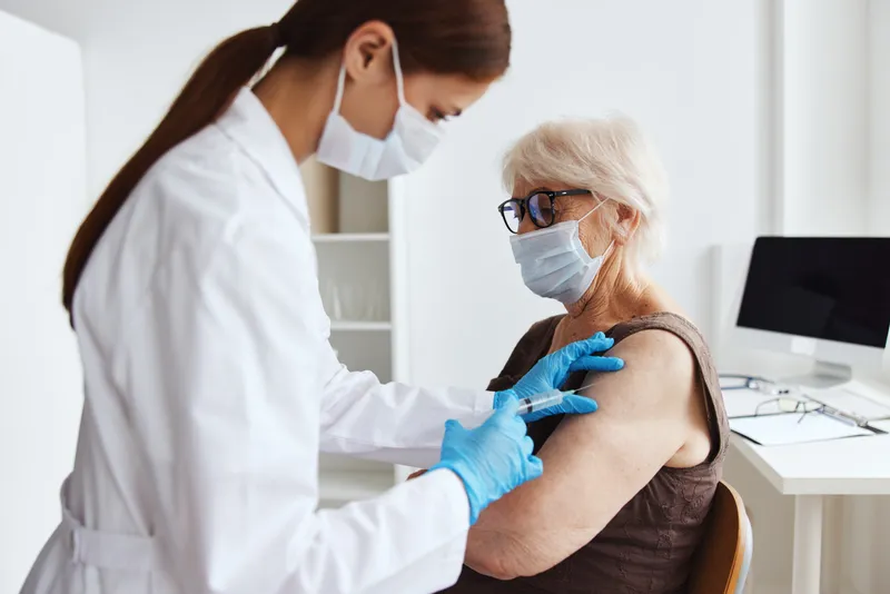 Безопасная вакцинация пациентов в условиях стационара