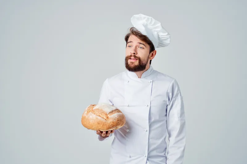 Повар на кухне, работа, хлебобулочные изделия, кулинарная индустрия
