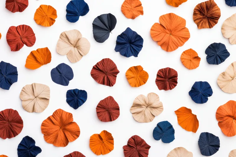 Сцена в стиле flat lay, излучающая праздничное очарование и творческую атмосферу рукоделия, предлагающая декоративный цвет, разнообразие узоров и беззаботное настроение, подходящее для праздничных…