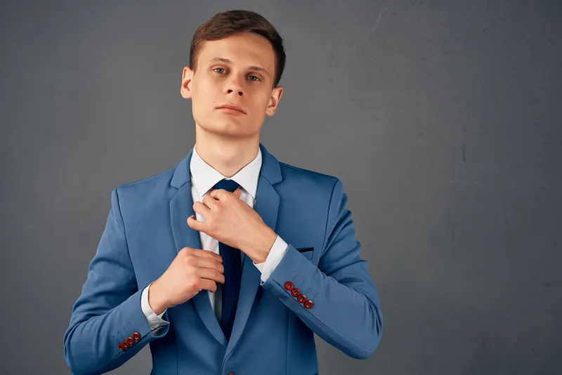 Мужчина в костюме, работа, офис, официальный менеджер