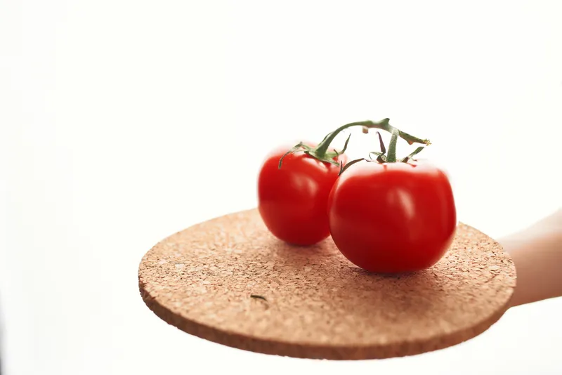 Помидоры на овощной ветке, кулинария, органические продукты