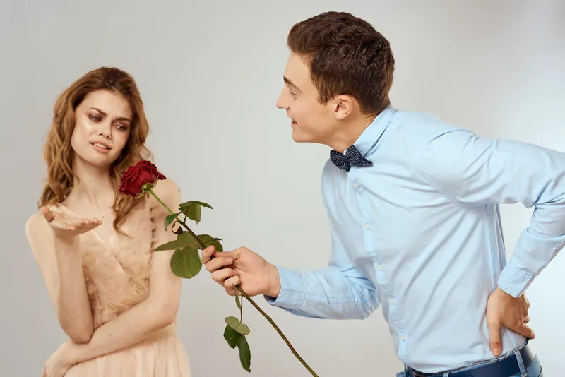 Мужчина и женщина с красной розой, романтика, любовь, семья, пара, праздник