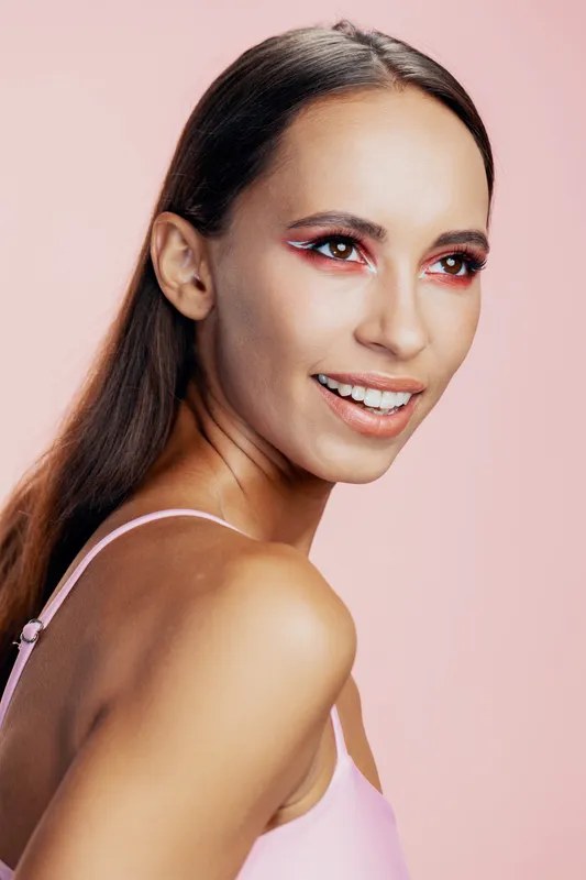 Женщина, макияж, причёска, красивая улыбка, лицо, студия, макияж, pretty, кожа, модель, пространство, мода, цвет, помада, фон, портрет, крупный план, красота, глаз, губы, девушка, косметика, копия…