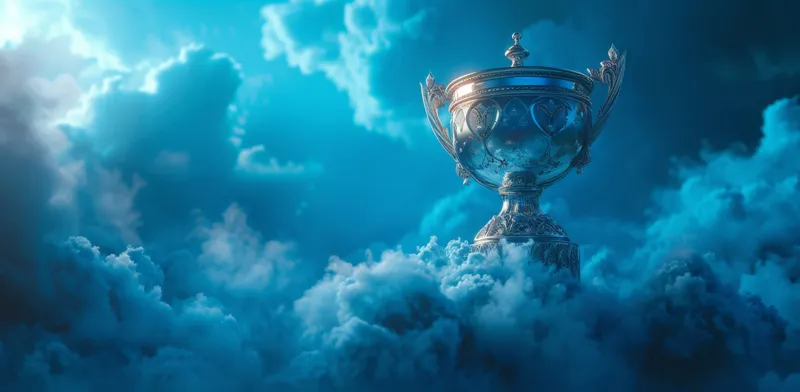 Золотой трофей на фоне драматичного облачного неба с солнечными лучами, пробивающимися сквозь облака, символизирующий достижение и успех