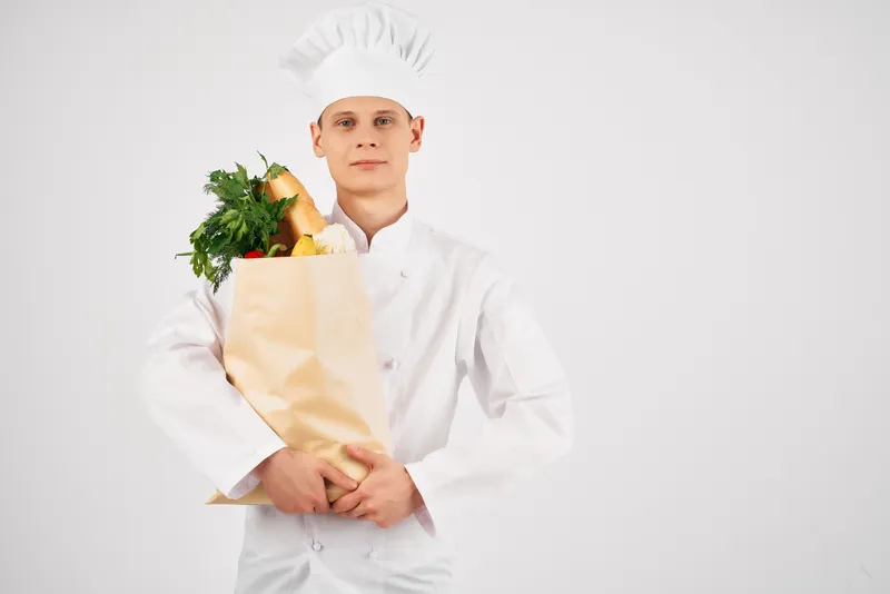 Мужчина с продуктовой сумкой, служба доставки, супермаркет, работа