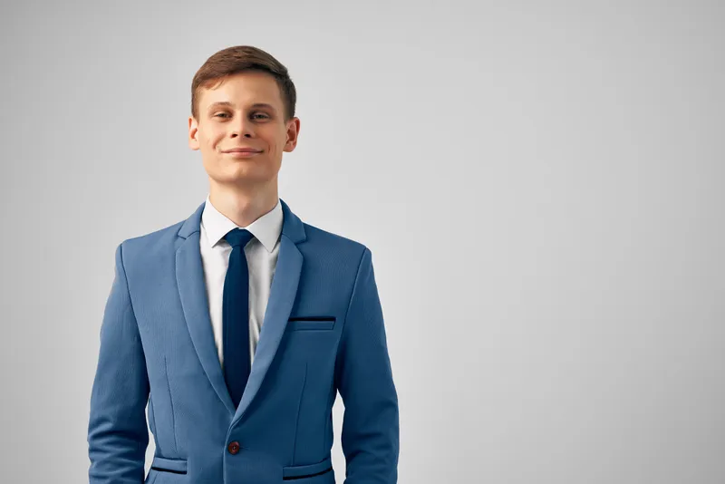 Деловой мужчина в костюме, успех, официальная офисная работа