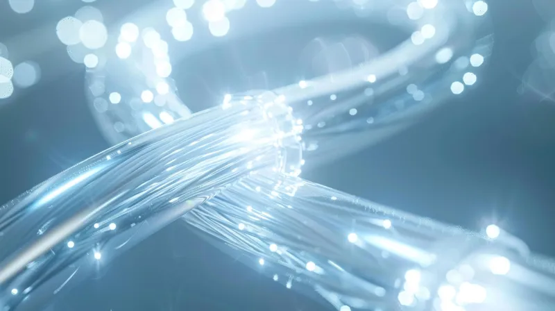 Абстрактное изображение переплетенных светящихся оптоволоконных кабелей, создающих светящийся эффект, с гладким, нежным синим фоном, усиливающим светящийся контраст