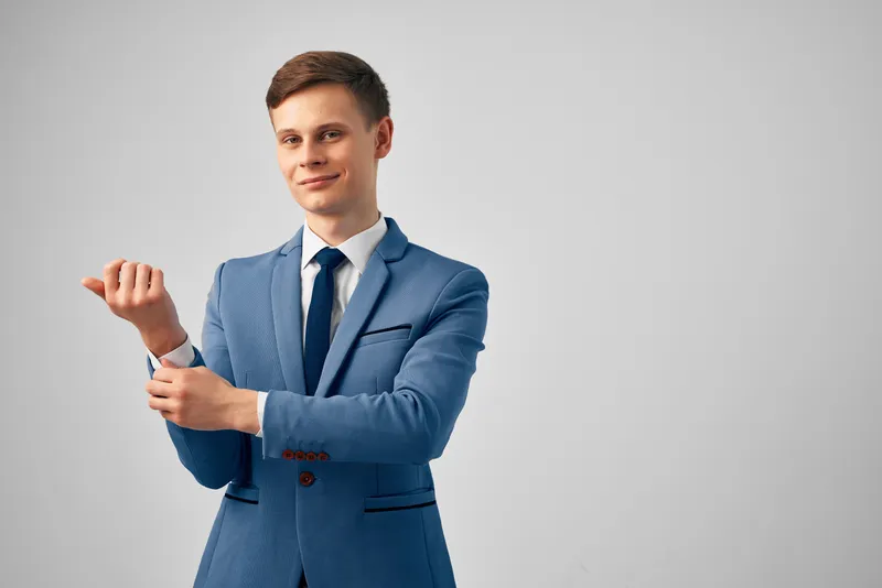 Деловой мужчина в костюме, профессиональный офис, успешный менеджер