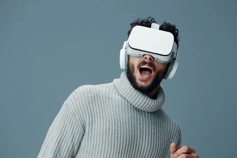 Мужчина, технологии, техника, современный, очки, цифровой, VR, инновации, человек, игра, очки виртуальной реальности, развлечения, фон, оборудование, гарнитура, устройство, виртуальный, молодой