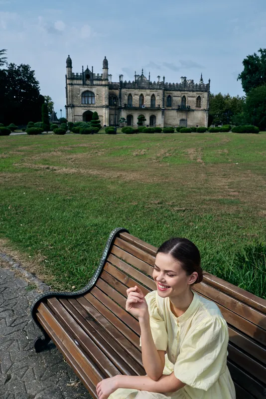 woman bench castle park authenticity