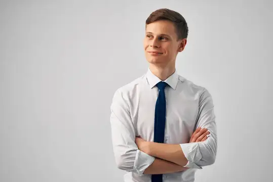 Мужчина в рубашке с галстуком, профессиональный менеджер, работа, официальный стиль