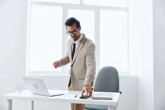 Мужчина, добившийся успеха, европеец, победитель