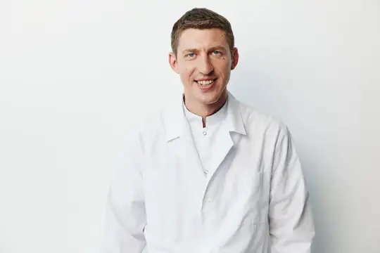 Взрослый человек, профессионал, мужчина в деловом стиле