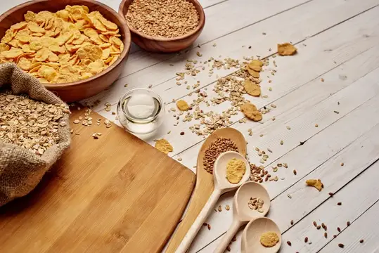 Хлопья для приготовления завтрака, ингредиенты на кухне, крупный план