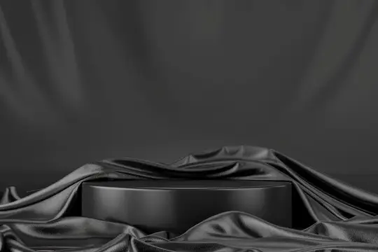 3D-рендер чёрного подиума на фоне драпированной ткани