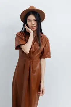 Женщина