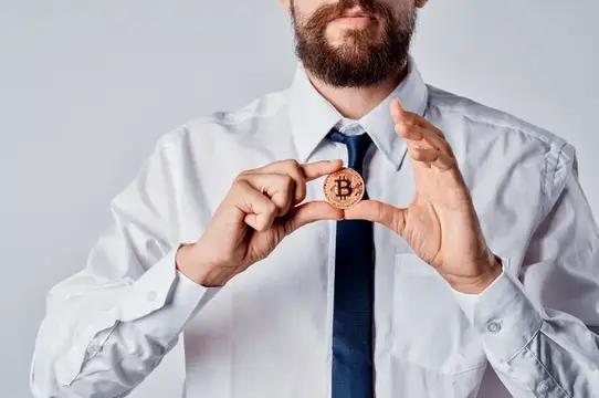 Бородатый мужчина, криптовалюта, биткоин, интернет, финансы, инвестиции