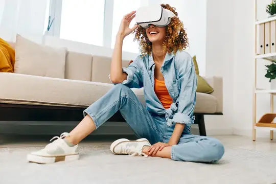 Виртуальная реальность: радостное indoor-развлечение современной женщины в комфорте её дома