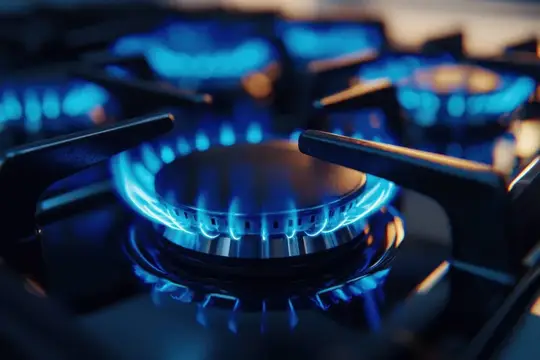 Голубое пламя газовой горелки крупным планом