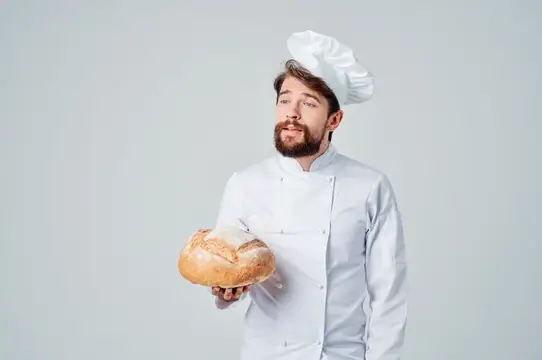 Повар на кухне, работа, хлебобулочные изделия, кулинарная индустрия