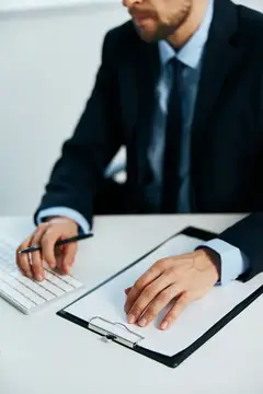 Офис-менеджер, работа с документами, официально