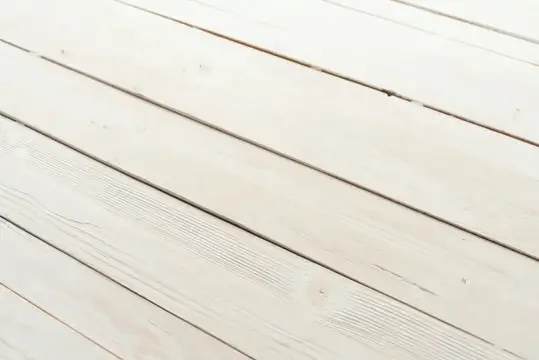 Светлые деревянные доски с выраженной текстурой