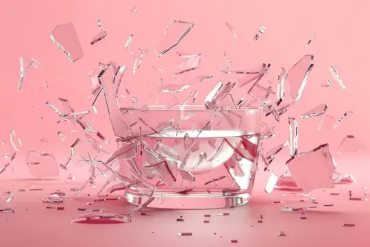 3D-рендер разлетающегося на осколки стакана с водой на розовом фоне
