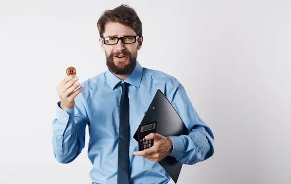 Бизнесмен в рубашке с галстуком, финансы, обмен, технология Bitcoin