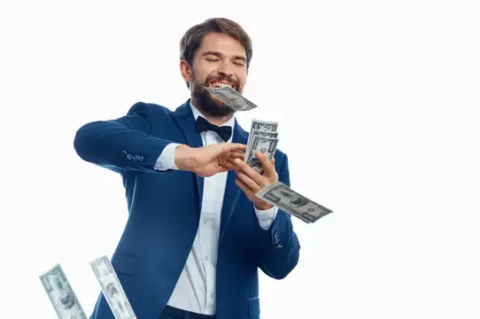 Богатый мужчина с долларами, миллионер на изолированном фоне