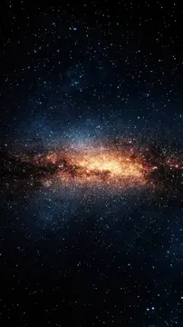Захватывающее дух изображение галактики с яркой космической сценой, наполненной мерцающими звездами и красочными туманностями, идеально подходит для астрономии, обоев и образовательных проектов